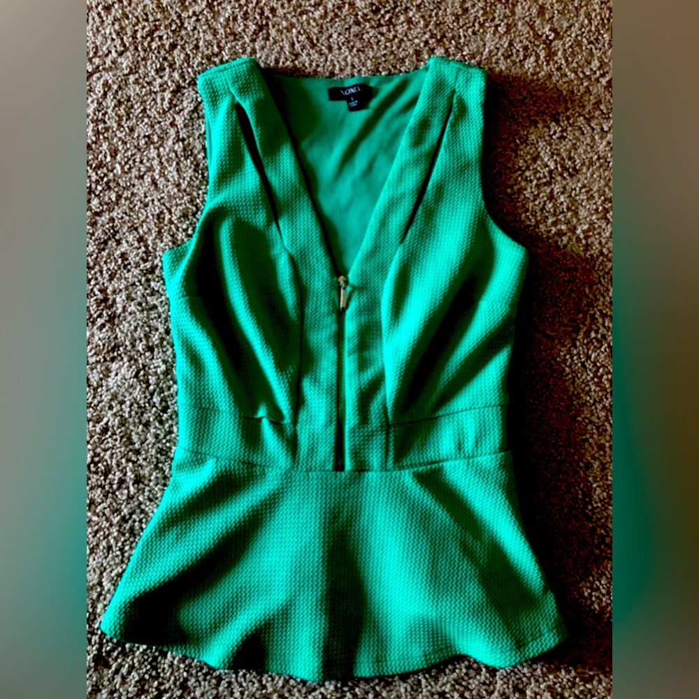 Cute green xoxo top
